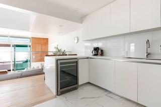 Gorgeous Malibu Retreat with #Instaworthy Ocean Views - 3