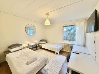 Workers Apartment - 2 BR - 4 Beds - Near Volvo - Parking - 1