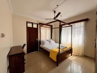 Spacious, Serene, Family-Friendly, Secure, 3BR - 3