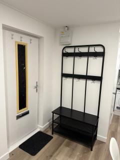 Stylish Modern Gatwick Studio, Free Parking, Free WiFi - Copthorne - 6