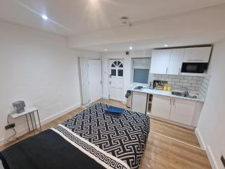 Cosy studio by Emirates Stadium 1 stop to Eurostar - London - 6