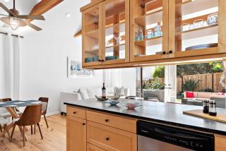 Laguna Beach Coastal Cottage - 2