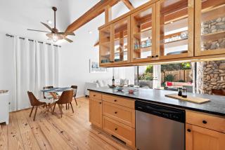 Laguna Beach Coastal Cottage - 5