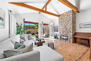 Laguna Beach Coastal Cottage - 9