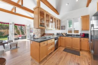 Laguna Beach Coastal Cottage - 1