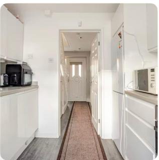 Tastefully Finished 2 Bedroom holiday & Short let cottage in Greater Manchester - 3