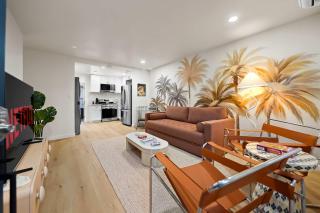 Explore North Park Chic 2br with Fire Pit Sleeps 6 - 3
