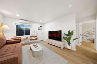 Explore North Park Chic 2br with Fire Pit Sleeps 6 - 1