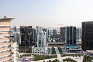 Modern Studio with Balcony, Stunning City Views & Free Parking, Close to Dubai Mall - 1