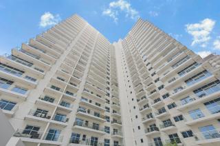 Modern Studio with Balcony, Stunning City Views & Free Parking, Close to Dubai Mall - 6