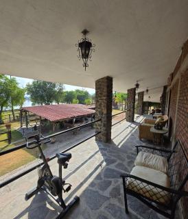 Hotel NoQueNo Vista al lago - 1