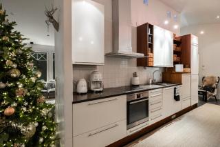 Arctic Circle Luxury House - close to Santa's Village - 3