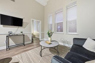 Modern 1BR perfect for extended visits - 3