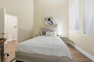 Modern 1BR perfect for extended visits - 1