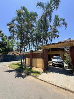 Casa para família - 10 pessoas - Itaguá - 3 quadras da orla - 5