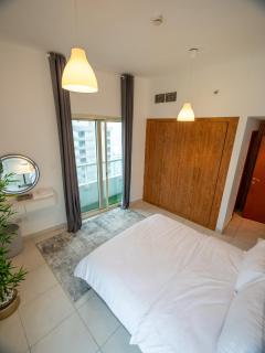 Stunning 2bd marina views prime location high floor - 7