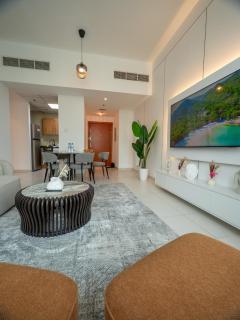 Stunning 2bd marina views prime location high floor - 1
