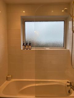 Central & Cosy, Home from Home with Large Garden & Free Parking, Bournemouth - 1