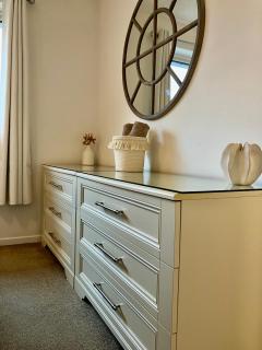 Central, Stylish & Cosy Home with Large Garden & Parking, Bournemouth - 2