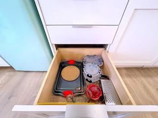 Get Seaduced by this 1 bed 1 bath charmer steps to beach and Bridge St - 2