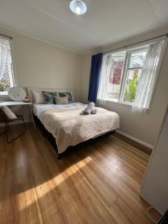 Northcote Holiday Home Rooms - 8