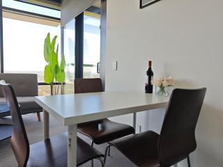 Modern Comfort Stay - Near Stadiums Green Spaces - 9