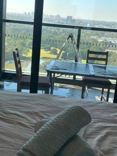 Modern Comfort Stay - Near Stadiums Green Spaces - 4