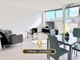 Modern 2-Bed Apartment in York City Centre - Walk to Christmas Market and Top Attractions - 0