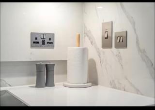 Modern Lux 2 bed 2 bath Central London - London - 7