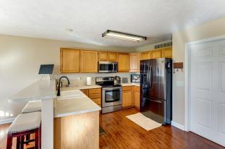 6 Mi to Memorial Stadium Family Escape in Lincoln - 4