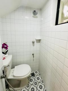 Modern Tropical Home in the City of Smile - Bacolod - 0