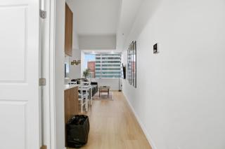 Luxury 1Beds and 2Beds in Downtown Edmonton close to Rogers - 1