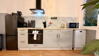 Modern Suite - Perfect for 5 Guests - 2 Balcony - Netflix - by Smart Home - Cologne - 3