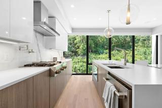 Modern Luxury 8BR Combined Townhome with NYC Views - 2