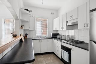 2BR Coastal Fairlight Manly Beachfront - 1