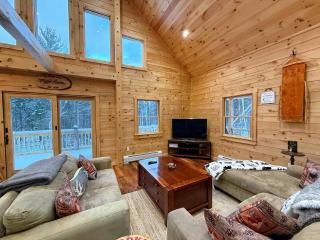 2S New log cabin in Bethlehem - privacy, firepit, great location! - 7