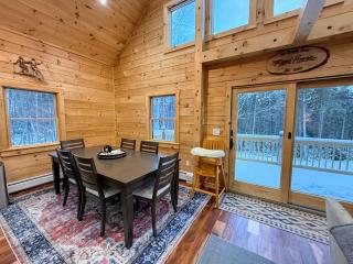 2S New log cabin in Bethlehem - privacy, firepit, great location! - 1