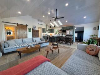 2T Bethlehem Retreat with Stunning Sunset Views in the Heart of the White Mountains - 3