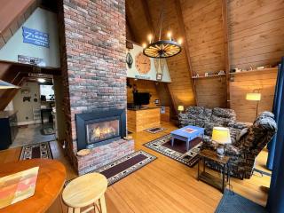 4M Cozy A-Frame in Bethlehem, NH - Fireplace, Firepit & Close to Skiing & Trails, Dogs welcome! - 9
