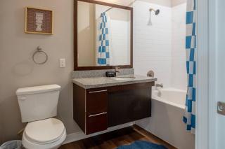 First Floor 2B2B • Pool, Gym, Dog Park • Near DTA - 4