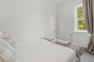 Contractors Haven - Pool Table - Ping Pong Table - Luxury Property Liverpool - 5