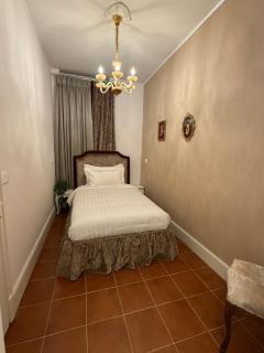 Marin Apartments - 3