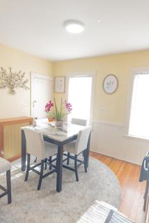 In-Unit Laundry, Old Brookline Home, 5 min to Longwood - 8