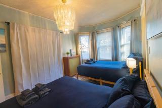 In-Unit Laundry, Old Brookline Home, 5 min to Longwood - 1