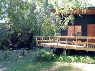 Cabañas y Hostal Casa de Campo Rukaleufu a orillas del Rio Huiscapi - 8