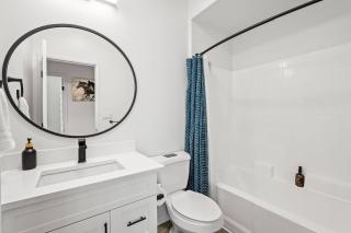 Cozy 3 BR Apartment | Near Disney - 8