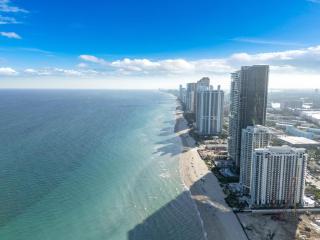 Wake Up to 360 Views Beachfront Terrace - 9