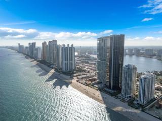 Wake Up to 360 Views Beachfront Terrace - 4