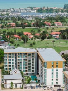 Suite Luna Pool and Gym Access The Ozone Condo - 7