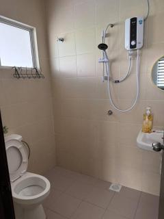 MKB Homestay Villa - 4 Bed Room Semi-D with Free Parking - 8